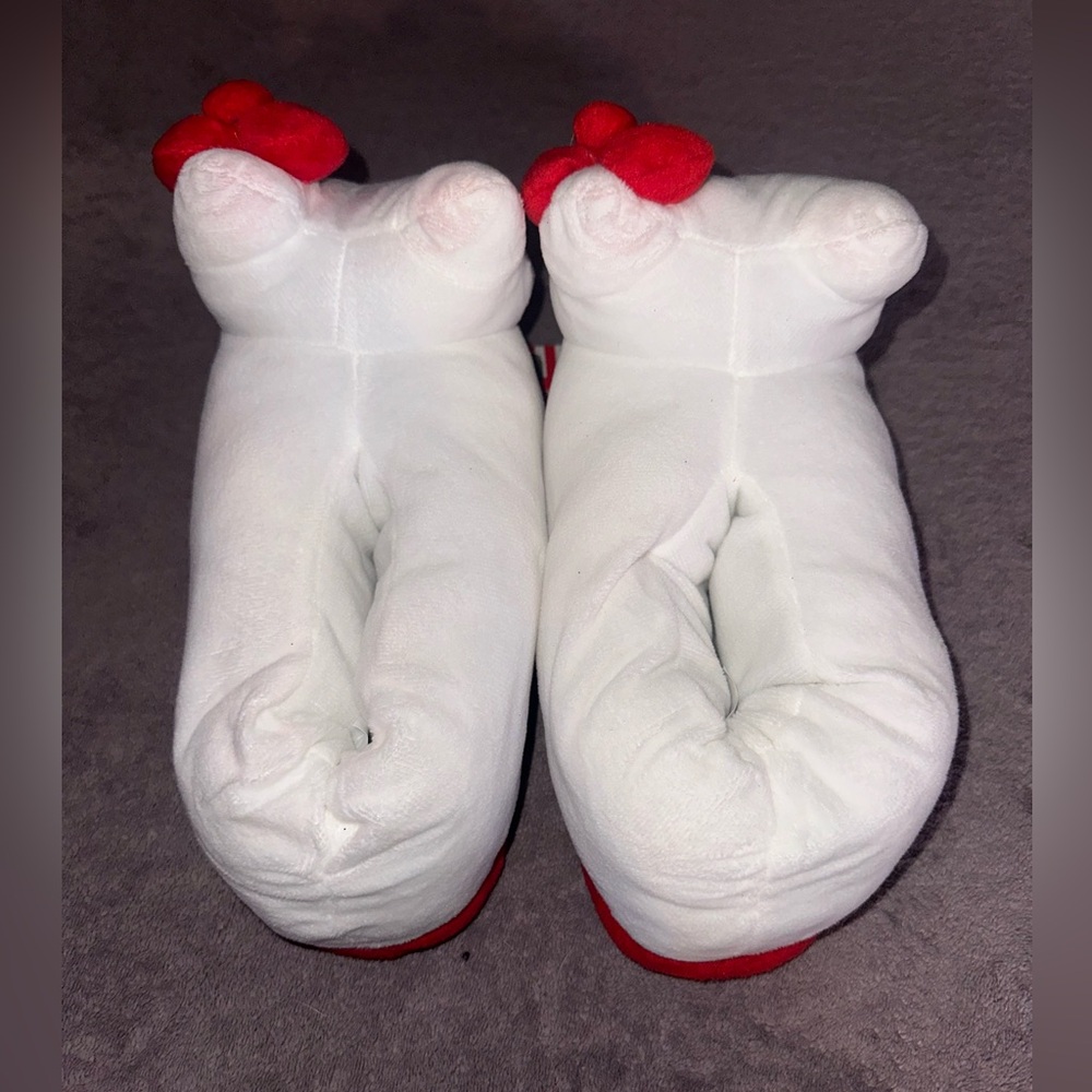 Hello Kitty slippers 🎀 - Picture 2 of 4